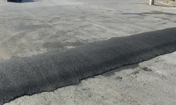جا به جا شدن قولنج خودروها در اثر پیدایش سرعتگیرهای نوظهور سطح شهر بهار