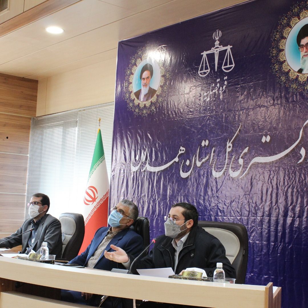 مسئولین ما در خصوص فضای مجازی نگاه تدافعی دارند تا تهاجمی