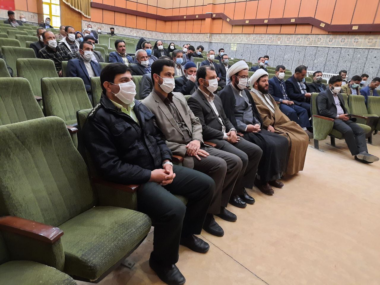 طلبکار با مطالبه گر فرق دارد/ در مقابل کمترین فساد خواهیم ایستاد