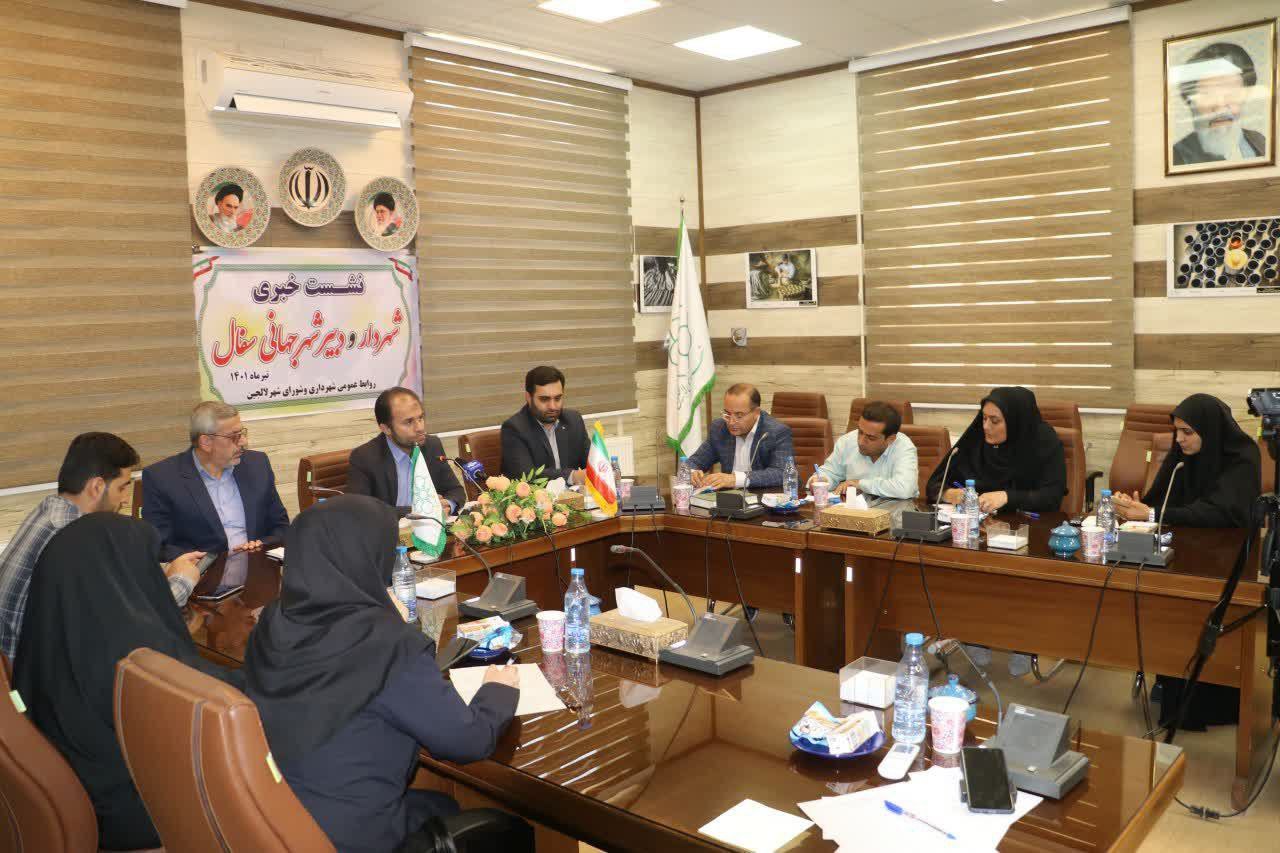 نشست شهردار لالجین با اصحاب رسانه