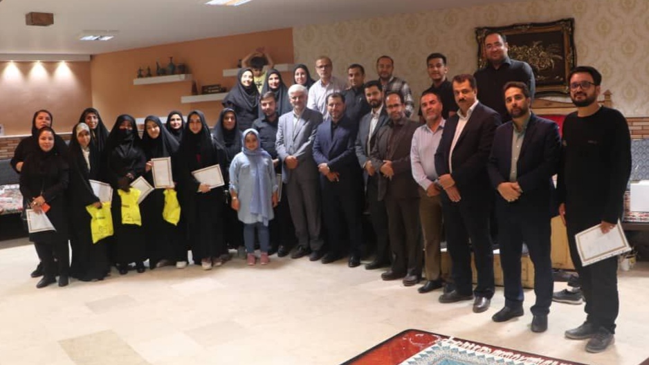 به مناسبت روز خبرنگار از فعالین عرصه خبر شهرستان بهار تجلیل شد