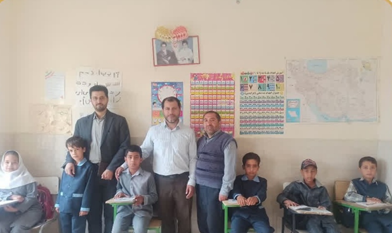 بازدید سرزده فرماندار شهرستان بهار از مدرسه‌ نهضت روستای ساری قمیش از توابع بخش لالجین