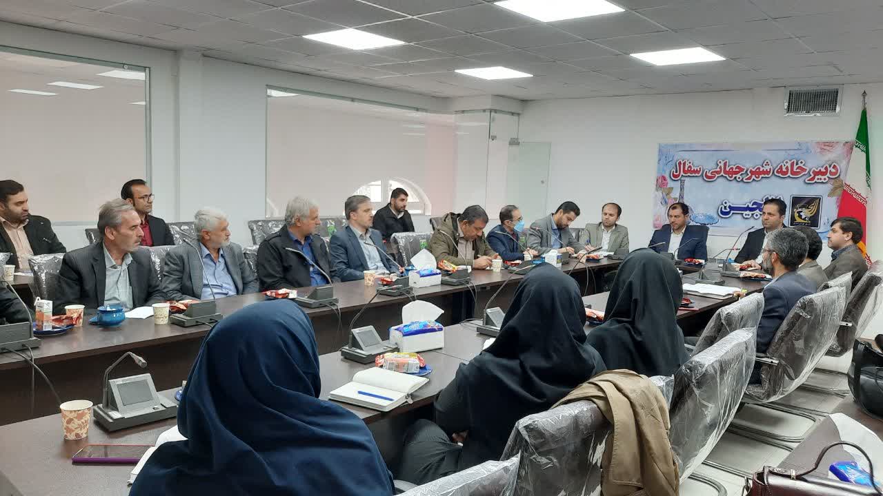یک مزیت رقابتی برای سفال لالجین باید ایجاد شود