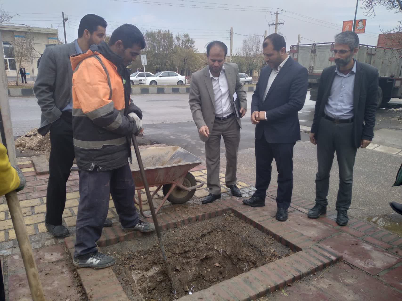 یکی از برنامه های این شهرداری در راستای تحقق شعار دولت مردمی، توجه به مناطق کم برخوردار در شهر لالجین است