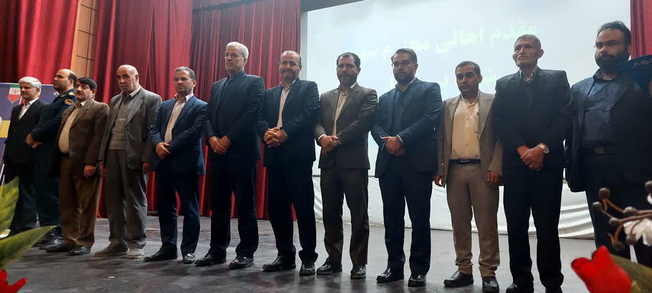 شهرداری ها از روز تولد تا وفات یک انسان با مردم درگیر هستند لذا خدمات شهرداری در افزایش میزان رضایتمندی مردم دخیل است