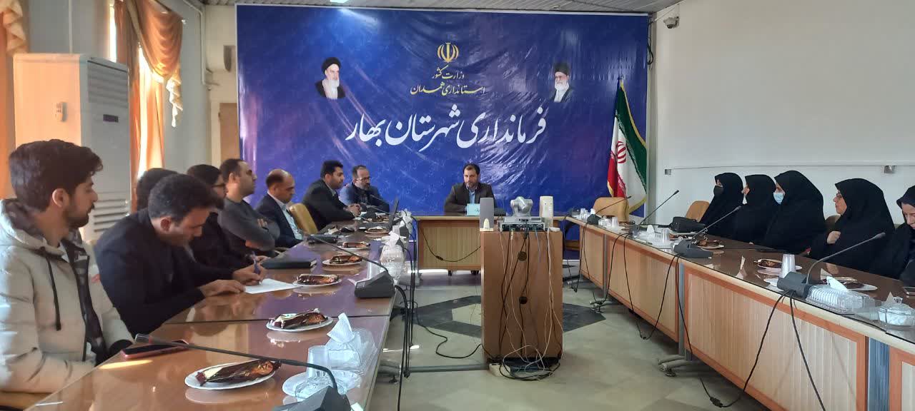 با ارائه تسهیلات تا سقف ۱۰۰ میلیون تومان در حال تلاش برای حمایت بیشتر قشر نخبه هستیم