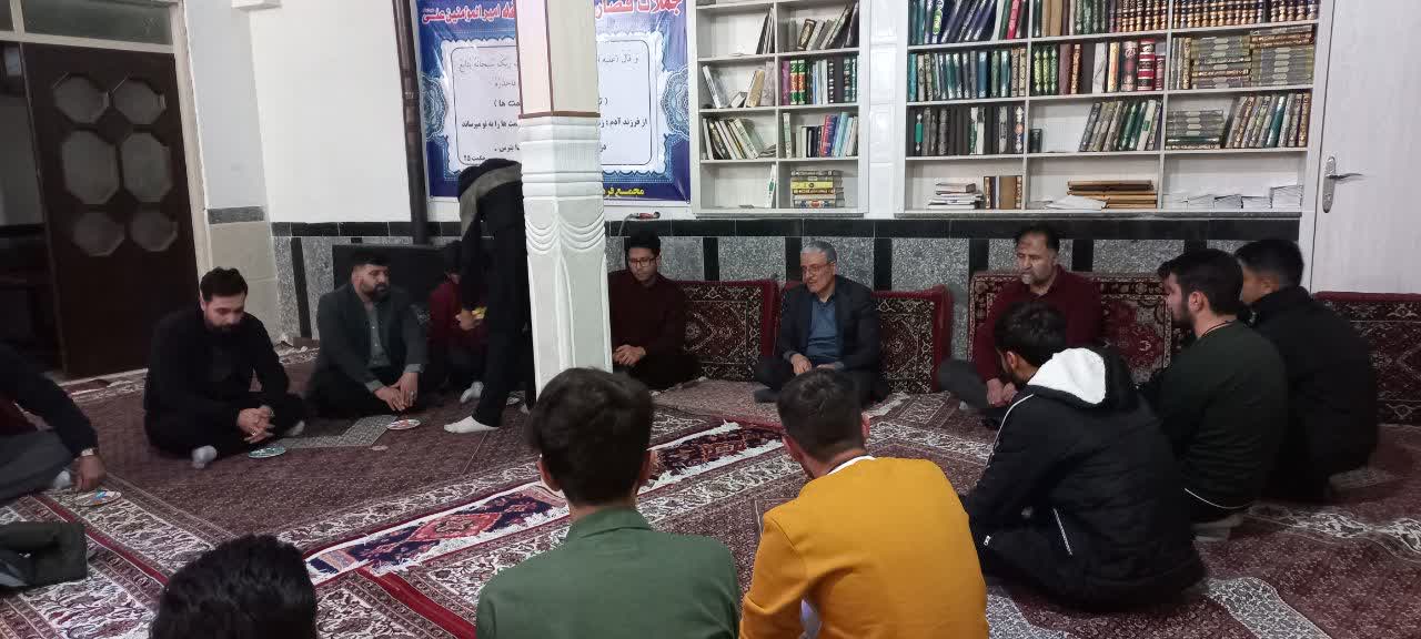 معاون توسعه مدیریت و سخنگوی وزارت دفاع با جنبش مردمی نسل ظهور در بهار دیدار کرد
