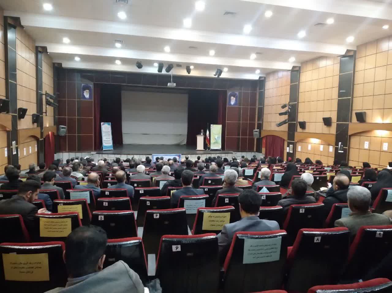 نخستین مجمع سلامت شهرستان بهار در فرهنگسرای آیت الله بهاری برگزار شد