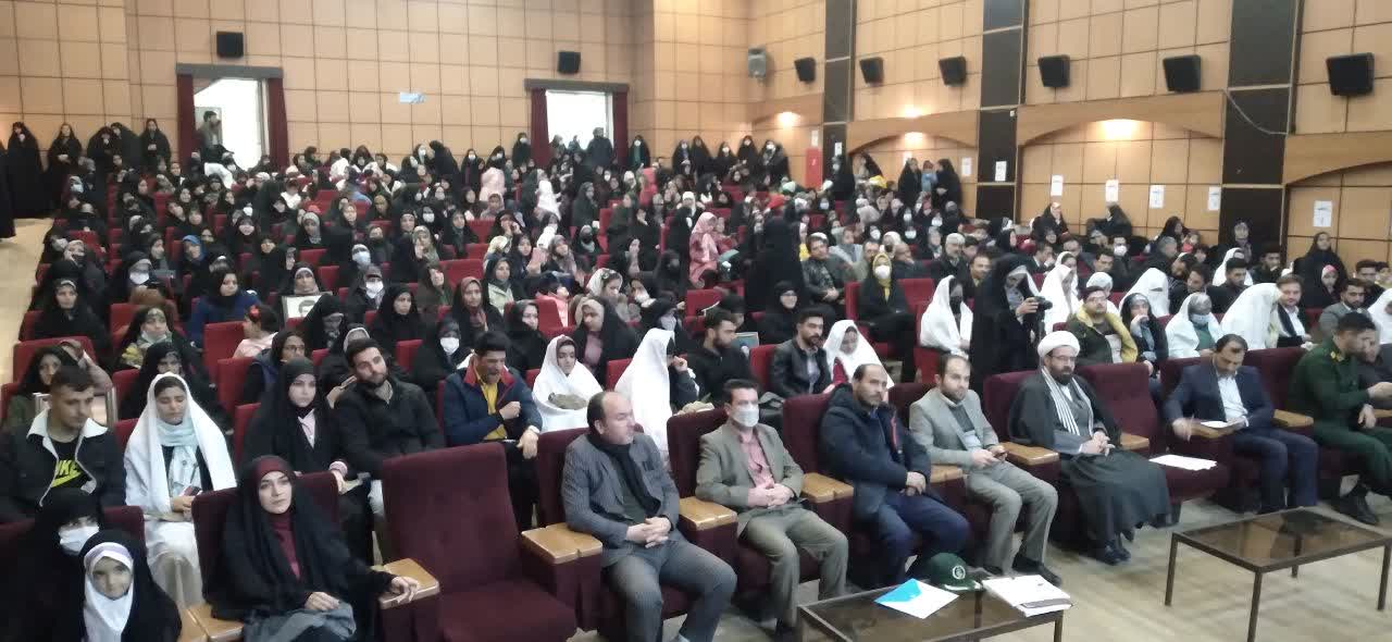 جشن میلاد دخت پیامبر و روز زن با حضور عموم مردم در فرهنگسرای آیت الله بهاری برگزار شد