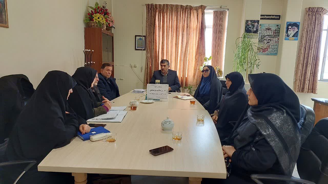 تخلیه ضایعات شهرک صنعتی لالجین به یک معضل جدی تبدیل شده است
