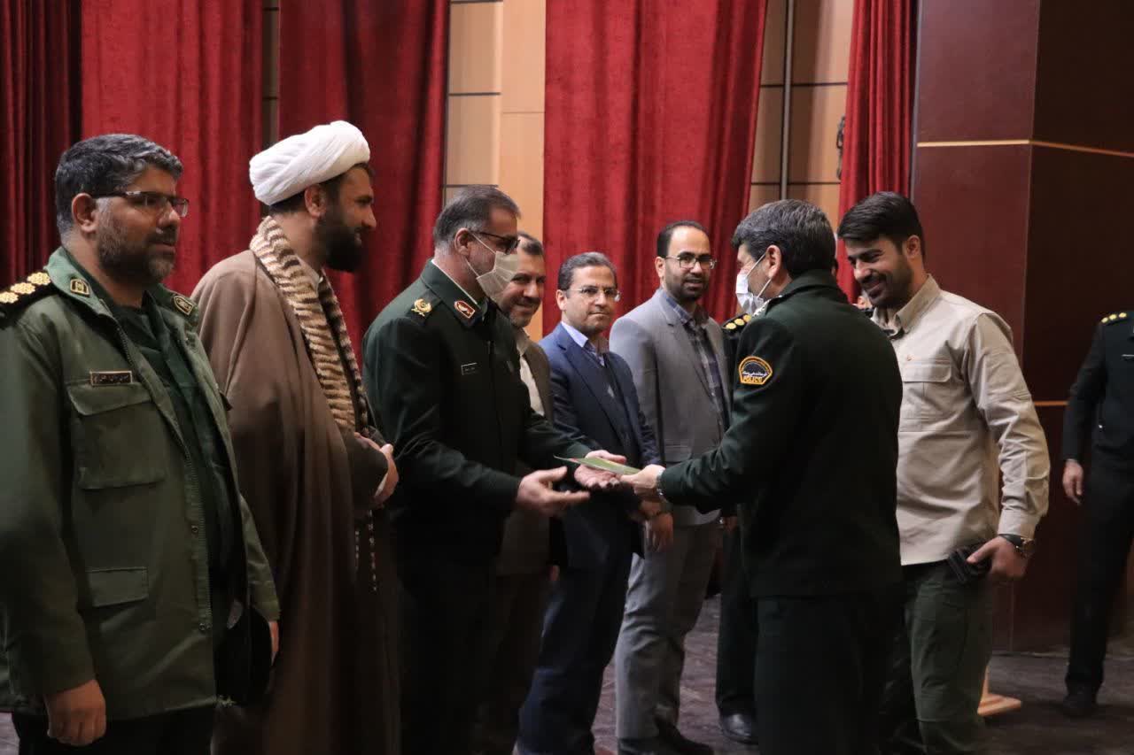 نیروی انتظامی باید بین مردم، با مردم و برای مردم تلاش کند