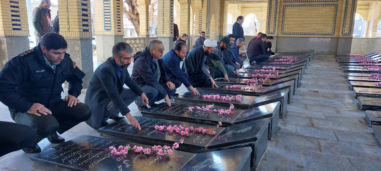مراسم تجدید میثاق با آرمان های شهدای گرانقدر انقلاب و غبار روبی و عطرافشانی گلزار شهدای لالجین