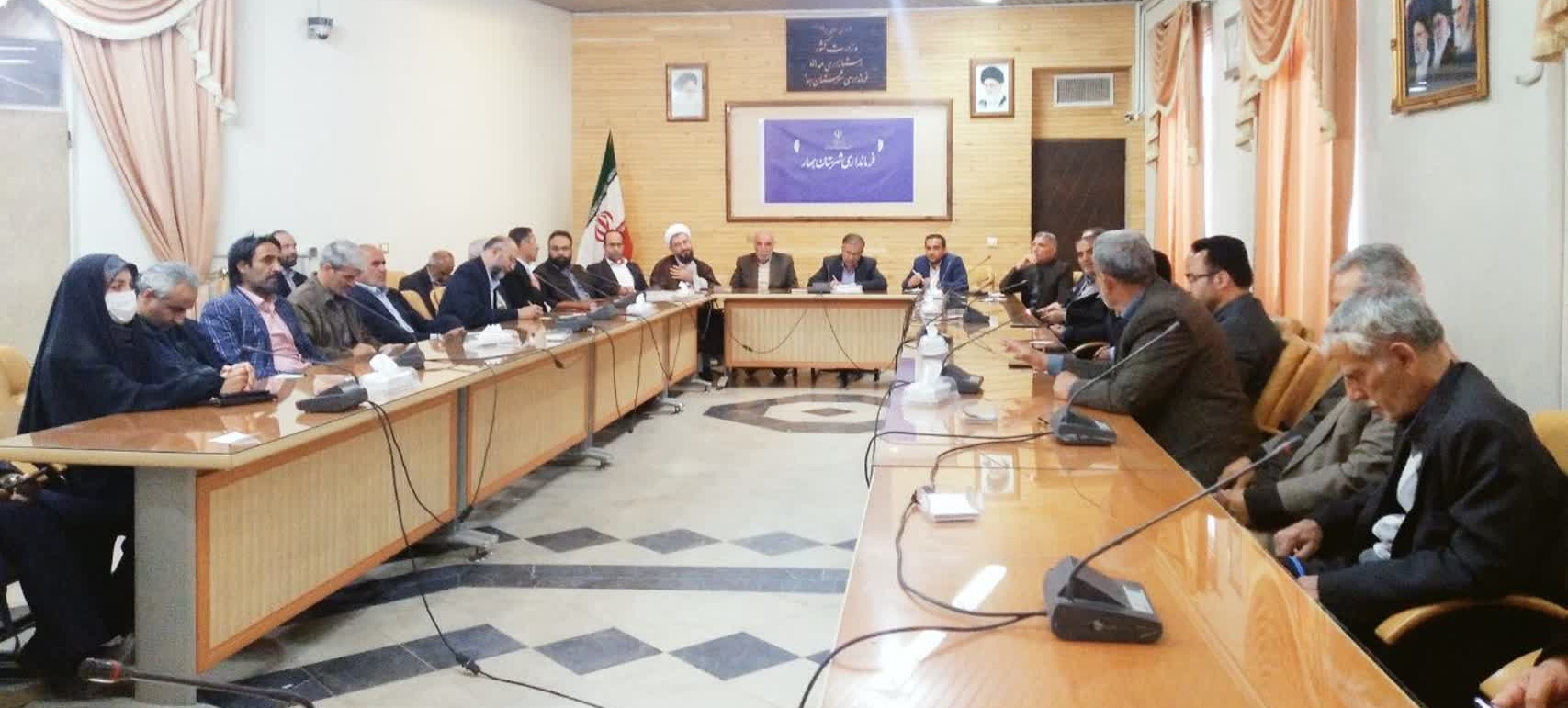 مدیران دستگاه های اجرایی باید مردم را به حضور در رشد اقتصادی ترغیب کنند