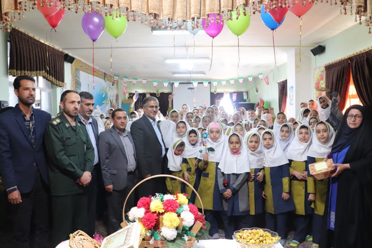 معلمان الگوی اثرگزار دانش آموزان،برای آینده ای روشن