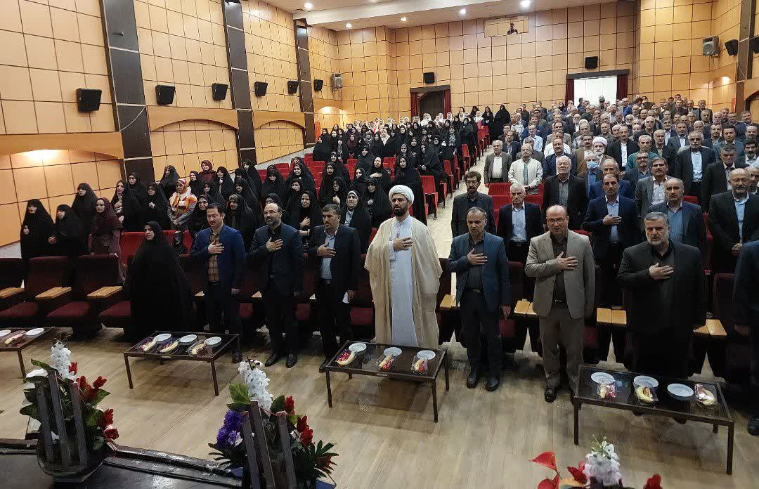 همایش بزرگ پیشکسوتان فرهنگی با حضور جمعی از فرهنگیان و مسئولین شهرستانی برگزار شد