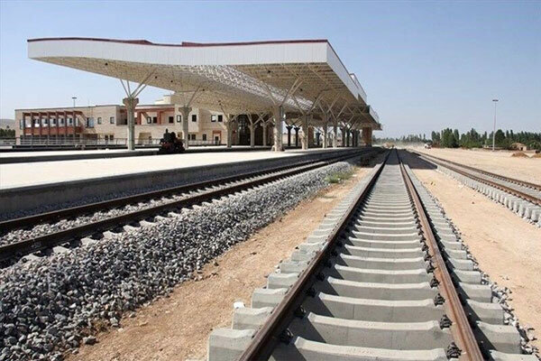 افتتاح راه آهن همدان - سنندج به دست رئیس جمهور و سر بی کلاه همدانی ها