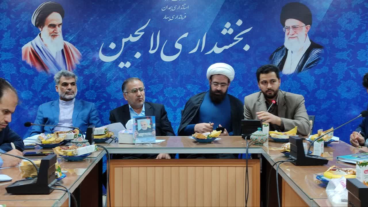 اگر مدیری یا مسئولی بخواهد مشکلی ایجاد کند پشت تریبون نماز جمعه بیان خواهم کرد