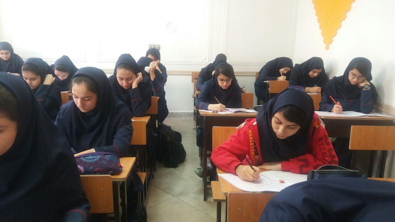 برخی رشته‌های دبیرستان حذف می‌شود