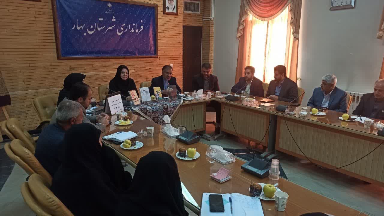 بخشداران شهرستان روستاهای نیازمند کتابخانه را بررسی و اعلام کنند