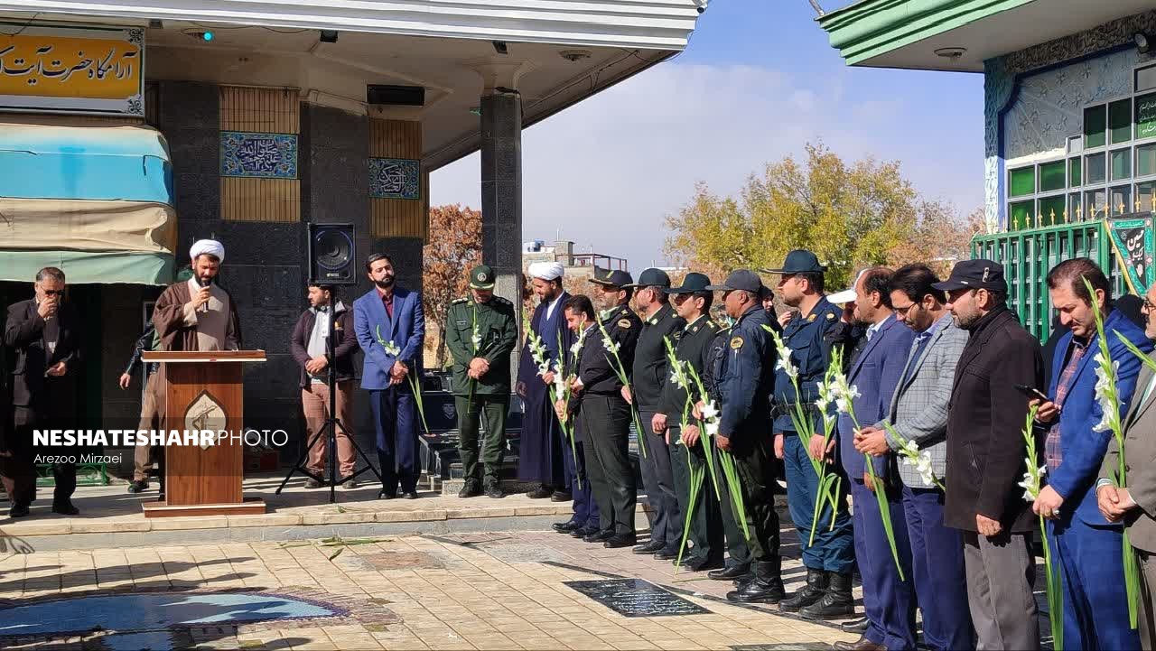 مراسم غبارروبی مزار شهدا به مناسبت هفته بسیج برگزار شد