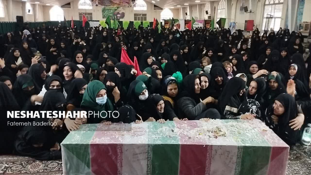اگر در غرب زن را به چشم ابزار می‌نگرند، ما به عنوان الگو به ایشان نگاه می‌کنیم