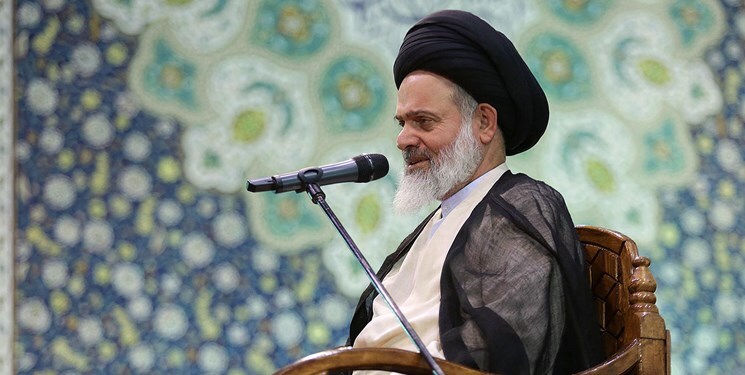 اگر روحانیت چشم خود را ببندد، دشمن از همه سو هجمه وارد می‌کند؛ یکی از این هجمه‌ها جدا کردن روحانیت از بدنه جامعه است / به مردم اعلام می‌کنیم که در خوشی‌ها و ناراحتی‌ها در کنار شما هستیم / تنگناهای دولت را نیز می‌دانیم ولی مردم از ما انتظار دارند