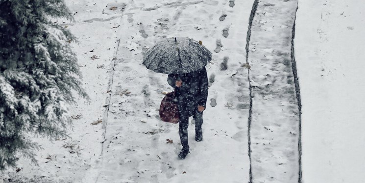 بارش برف همدان را فرا می گیرد