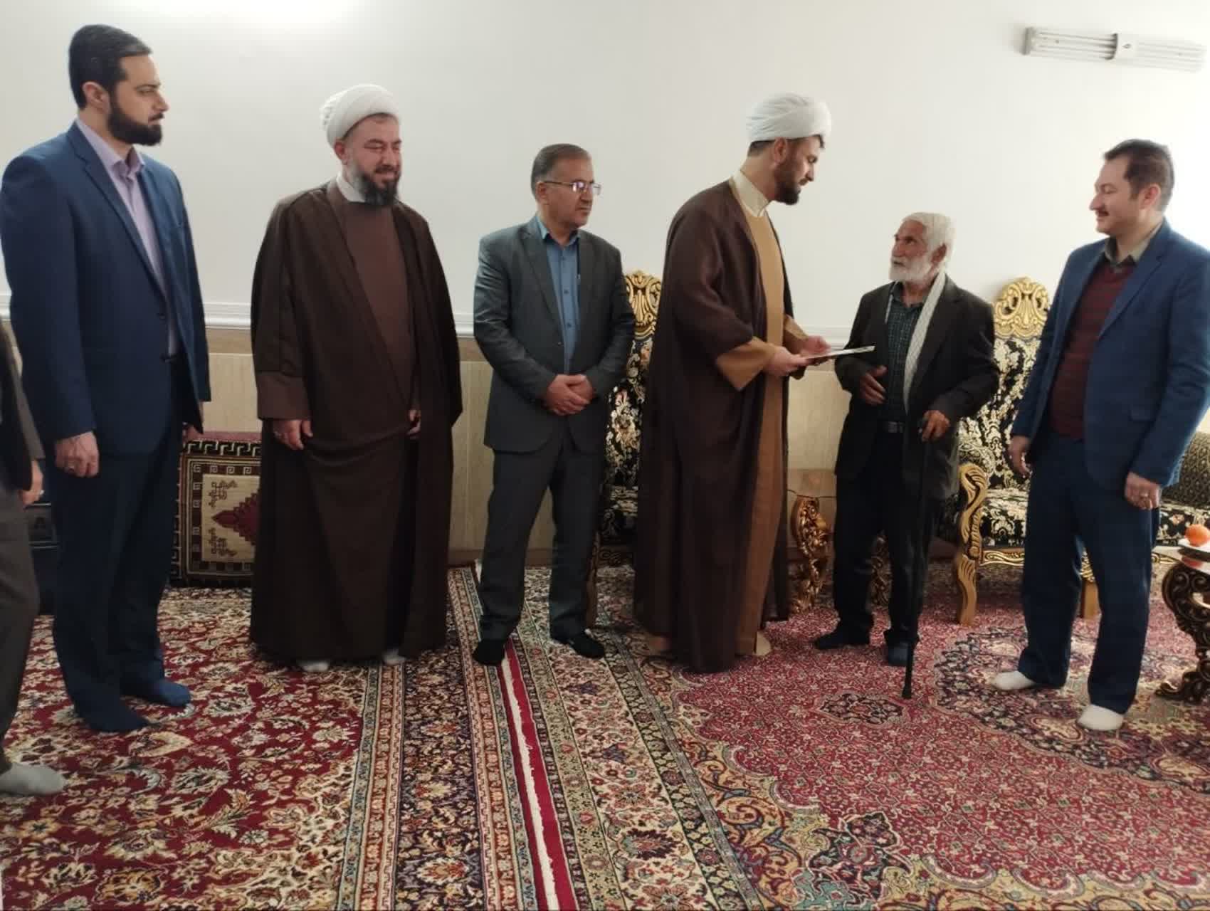 دیدار با خانواده های جانبازان و ایثارگران همزمان با بزرگداشت روز جانباز