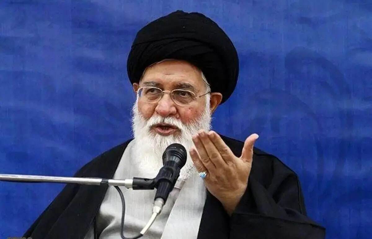 دیگر امروز در کشور از نتایج و آثار تحریم اقتصادی آمریکا، مصیبت و مشکلی را حس نمی کنیم / اینکه در اول هر سال با رهنمودهای رهبری، تکلیف برای مردم ما مشخص می‌شود، همه آرامش پیدا می‌کنند که از نعمت‌های خاص پروردگار است