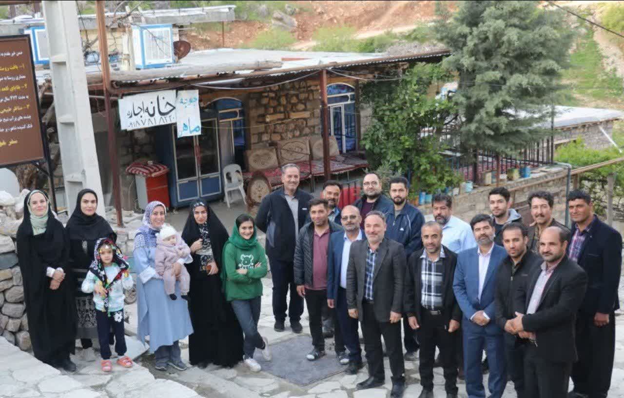 اولین اردوی آموزشی و گردشی دهیاران و شوراهای اسلامی روستاهای بخش لالجین به مناطق گردشگردی استان کردستان و کرمانشاه(روستاهای پالنگان و هجیج و شهرهای روانسر و جوانرود) برگزار شد.