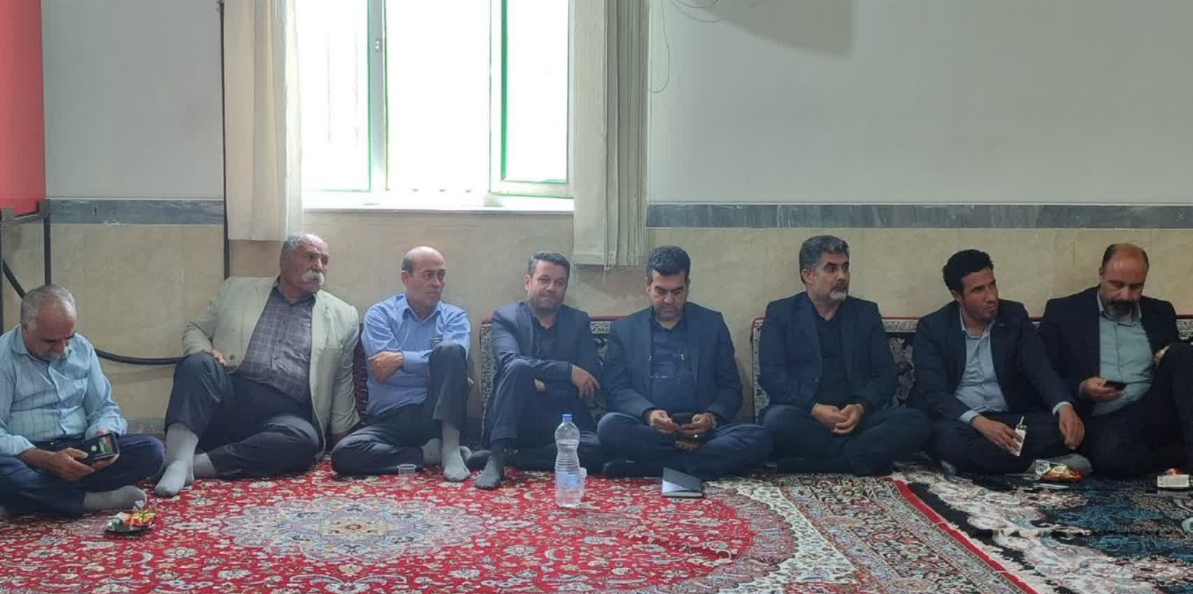 گنده جین پای کار ترین روستا در کمک های مردمی و خیری / راه شهدای خدمت با خدمت گذاری صادقانه تحقق خواهد یافت