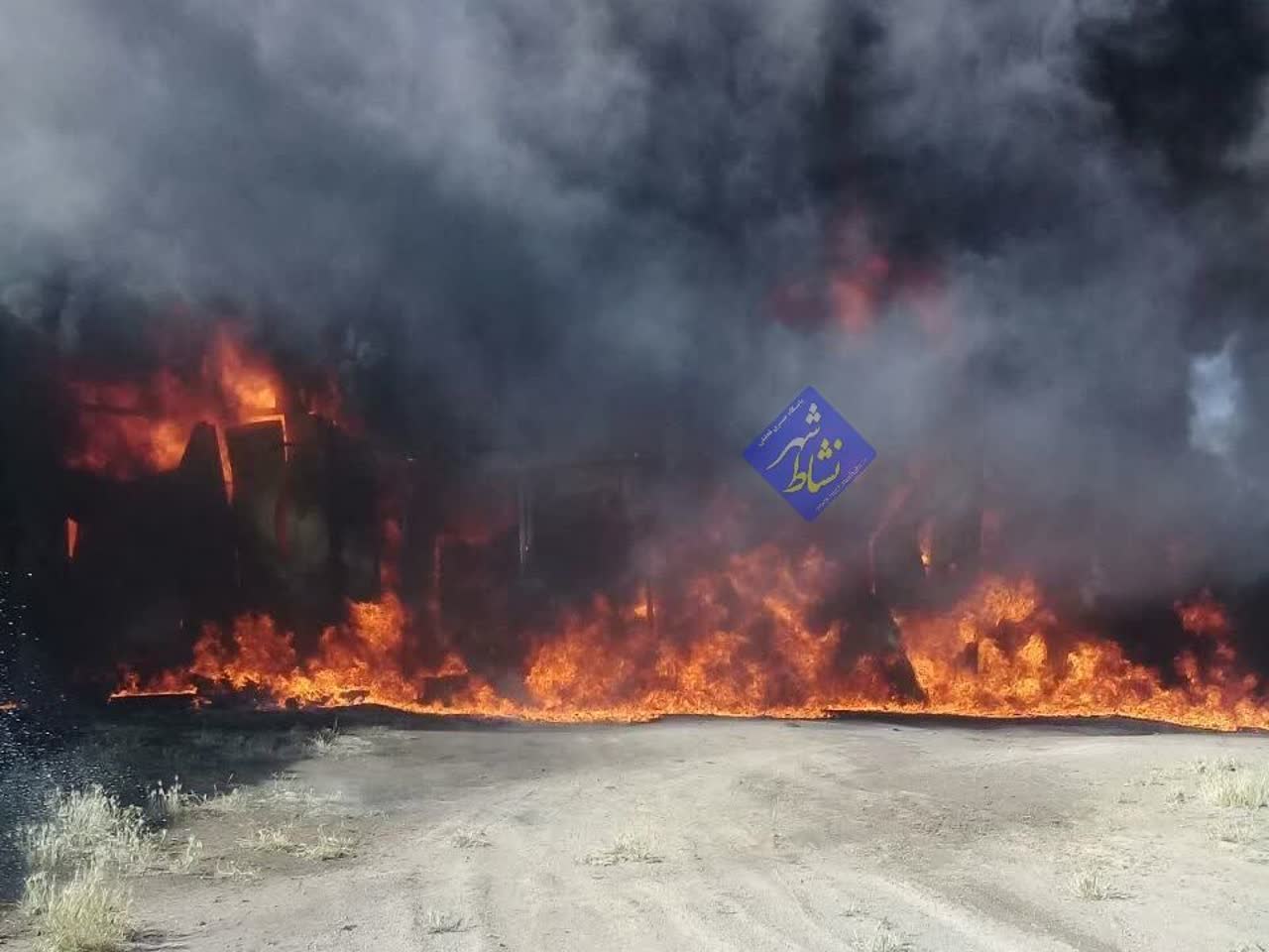 مهار آتش سوزی کارخانه صنایع ذوب و نورد سیمین غرب در شهرک صنعتی بهاران
