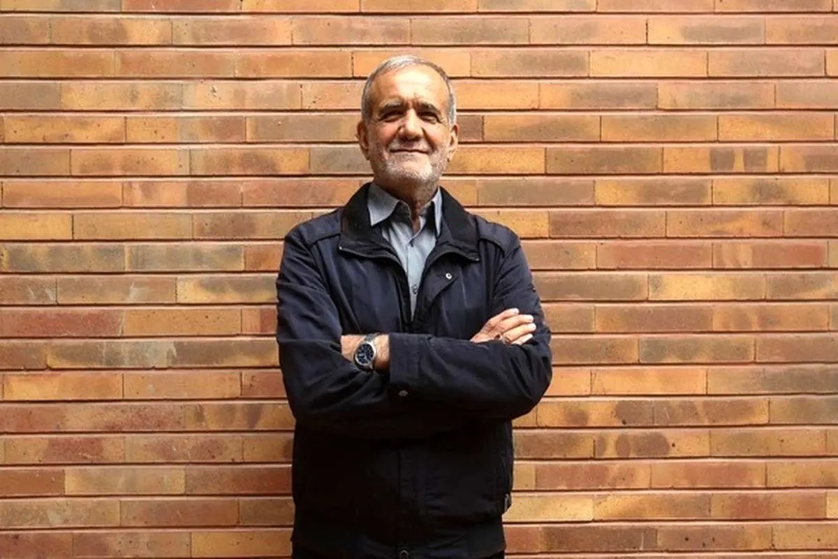 چه آنان که [پای صندوق رای]آمدند و چه آنان که نیامدند و همچنان در تردید از اثربخشی رأیشان ماندند، هر دو پاره‌های تن ایران عزیزند / گامی دیگر تا انتخاب نهایی مانده است / من متعهدم که به اعتماد شما خیانت نکنم