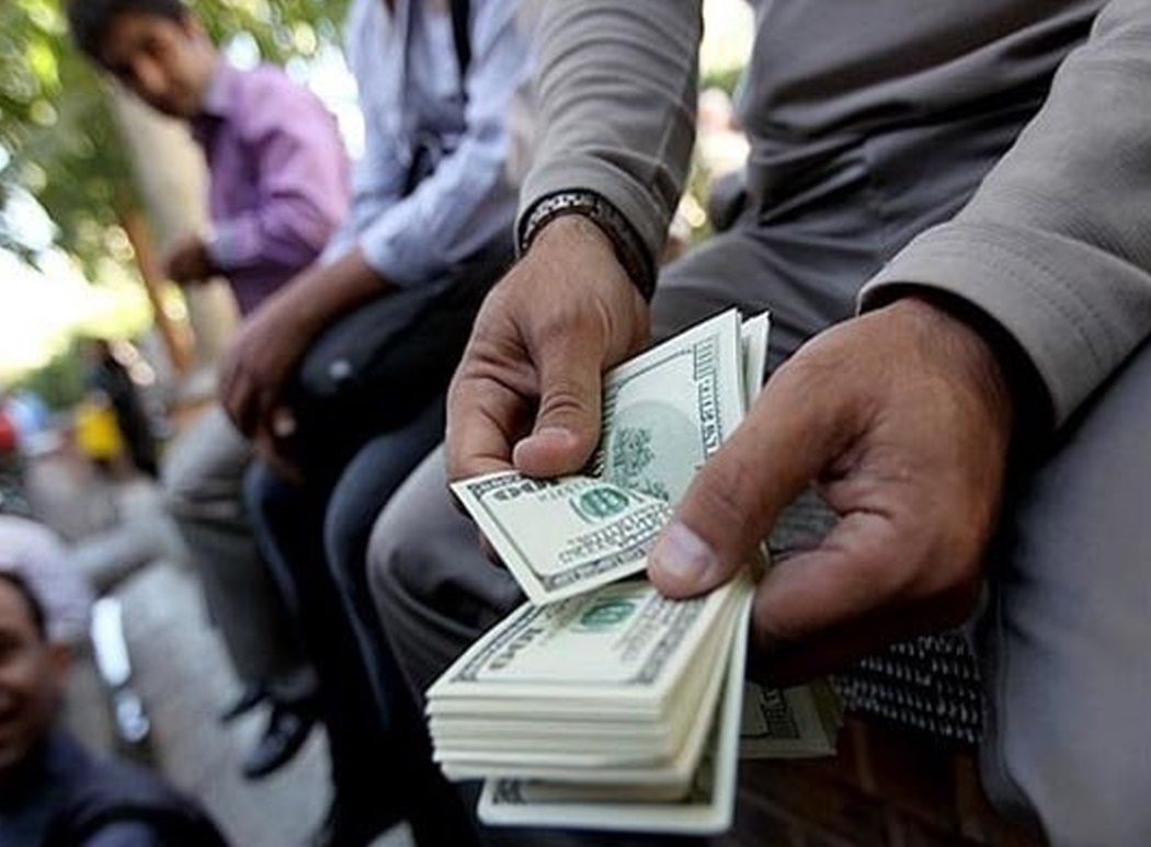 کاهش قیمت دلار پس از اعلام خبر پیروزی پزشکیان در انتخابات