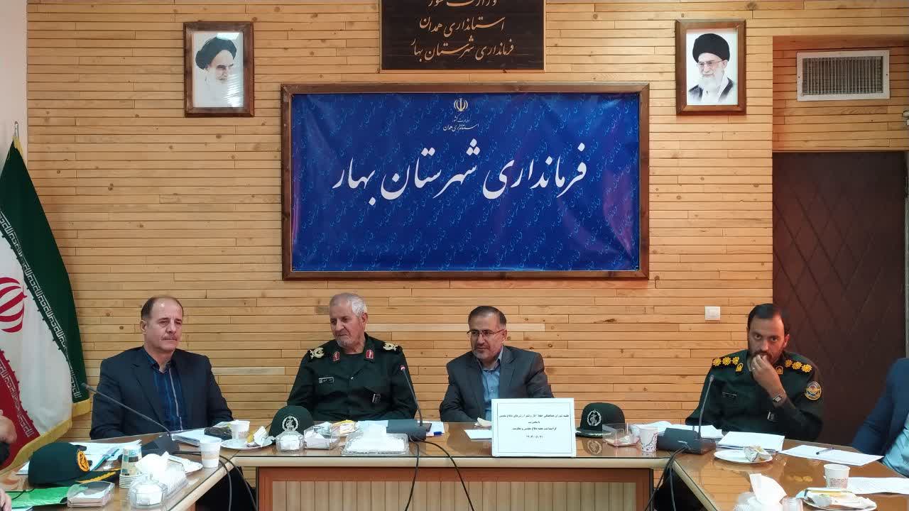بلوک شرق و غرب در برابر انقلاب پشت صدام بودند/ مردم ما با تمام وجود ایستادگی کردند
