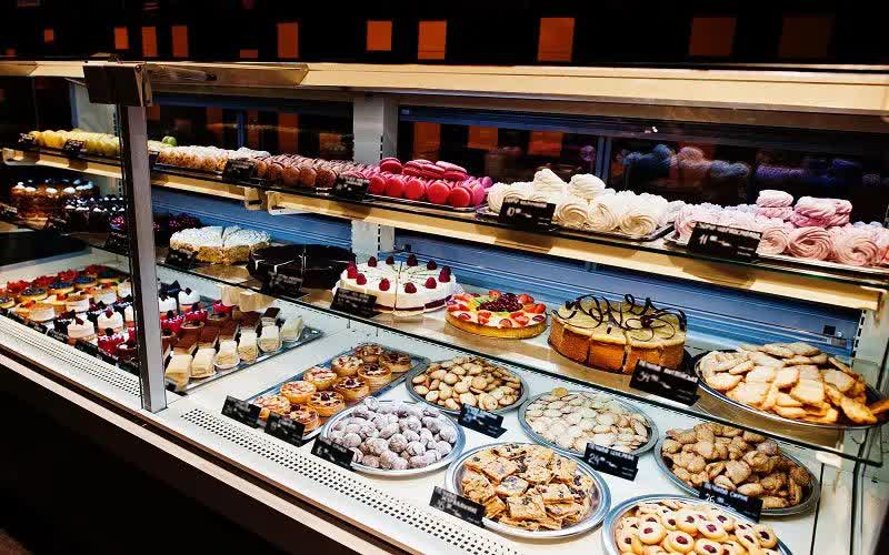 با گران فروشان کیک و شیرینی شب یلدا برخورد جدی می شود/ نرخ کیک و شیرینی تغییر نکرده است