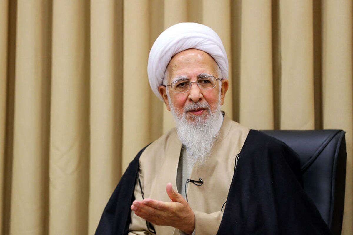 با شرایطی که در سال‌های اخیر پیش آمد، جامعه ما در دالان ورودی یک تحول قرار گرفته/ باید از نظر فکری یک خانه تکانی کنیم و انتقال ذهنی داشته باشیم