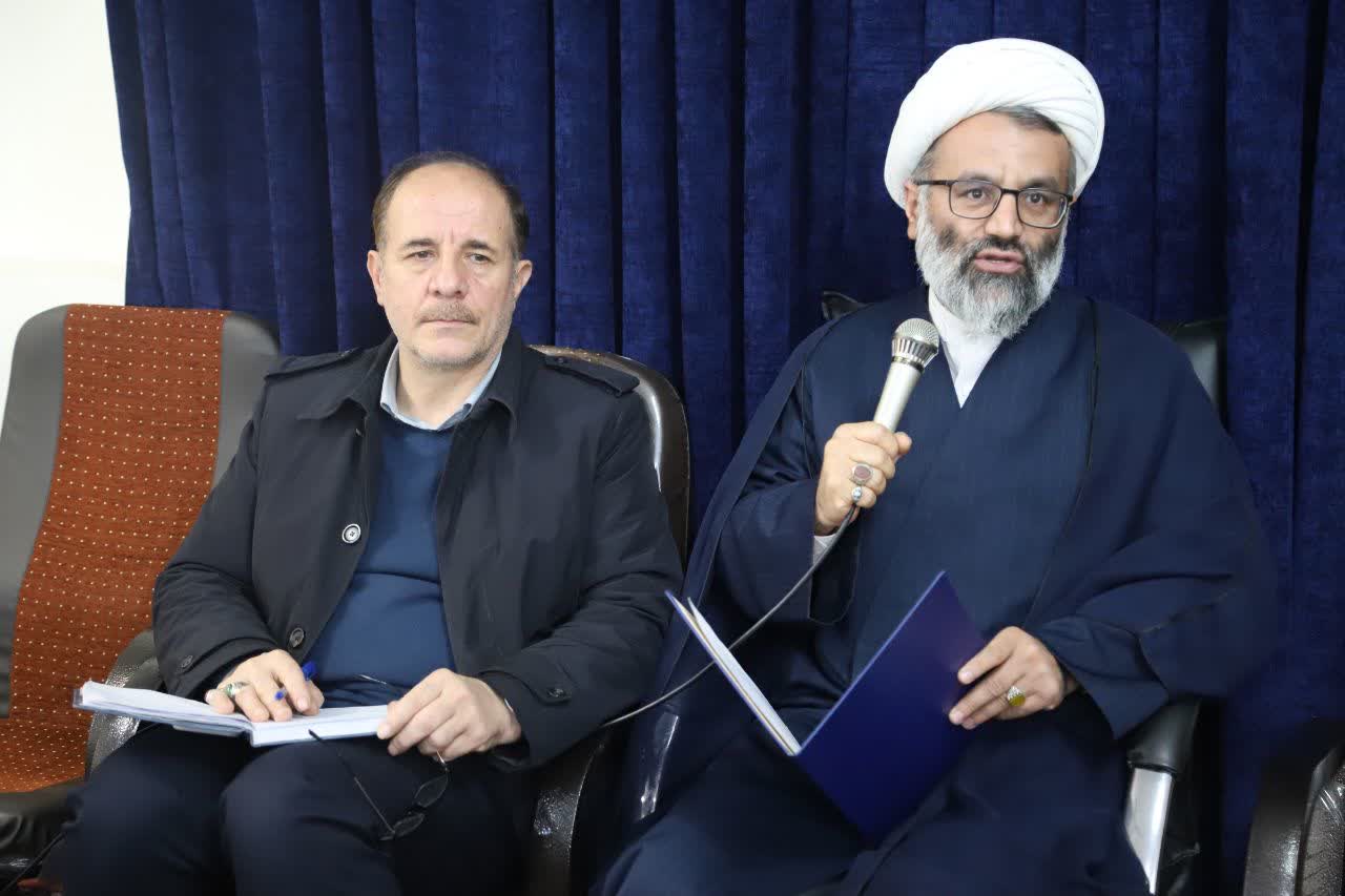 مسئله اعتکاف و اهمیت آن از نظر مبانی اعتقادی در بین نوجوانان بسیار حائز اهمیت است