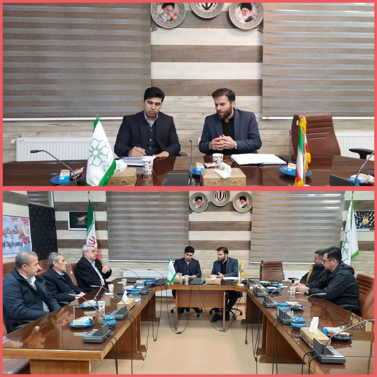 جلسه هماهنگی و برنامه‌ریزی حضور سفالگران لالجینی در هجدهمین نمایشگاه بین المللی گردشگری ایران