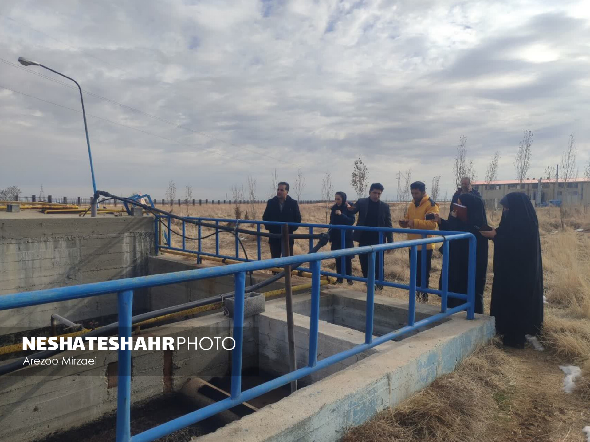 خبرنگاران با همراهی ریاست محیط زیست شهرستان، از کارخانه دیانا کاغذ و کشتارگاه دام و طیور بازدید کردند