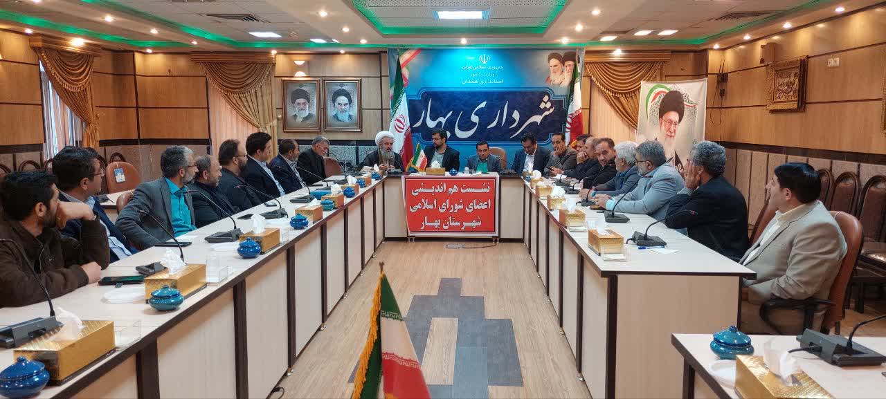 حرکت بر مبنای قانون؛ خواسته دادستان شهرستان بهار از شهرداران و شوراها/برخورد با ترک فعل ها در ادارات/ قانون جلوگیری از خرد شدن اراضی در شهرستان رعایت نمی‌شود