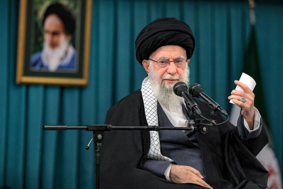 رهبر انقلاب سال جدید را سال «سرمایه‌گذاری برای تولید» نام‌گذاری کردند