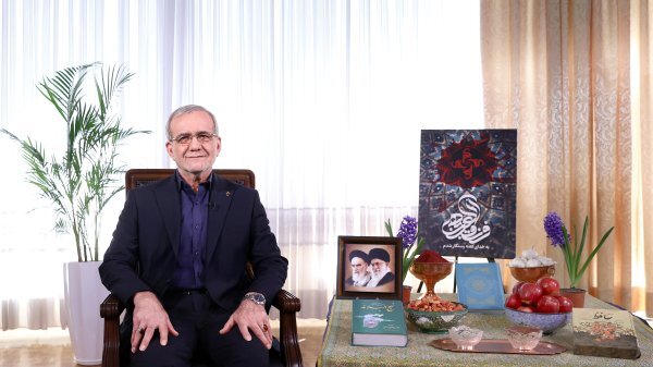 مشکلات تورم و گرانی‌ها را با تمام وجود درک می‌کنم و برای مقابله با این مشکلات موجود قطعاً راهی پیدا خواهیم کرد / مصمم به تغییریم؛ ادامه مدیریت و زندگی با روش گذشته به‌معنی بدتر شدن و شدت بخشیدن به ناترازی‌هاست/ تلاش خواهیم کرد در چرخش دوباره ایام، قدر خود را بالاتر و والاتر از آنچه هست، رقم بزنیم / قدر ما و وطن ما اینجا که ایستاده‌ایم، نیست