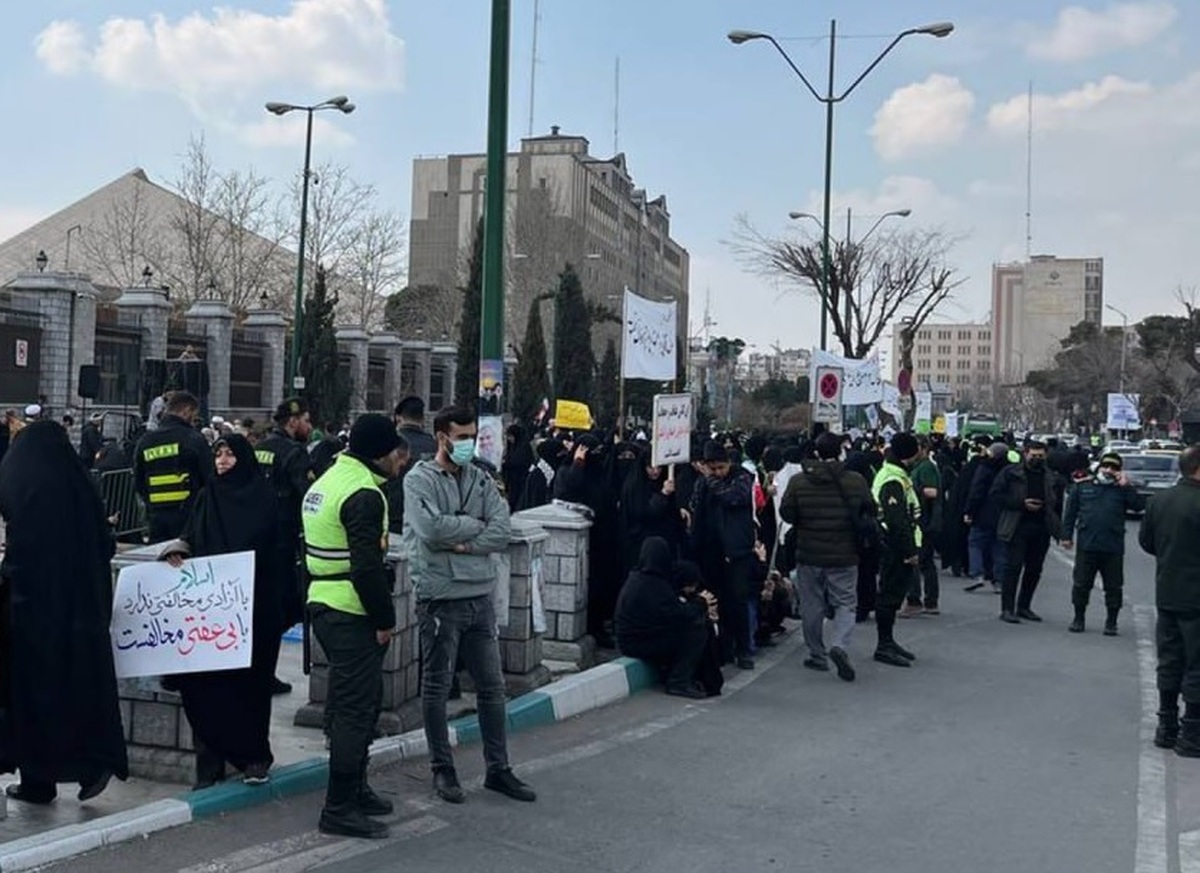 هرگونه فراخوان تجمع یا تحصن قبل از اخذ مجوز، غیرقانونی است / با تجمعات فاقد مجوز در چارچوب قانون برخورد خواهیم کرد