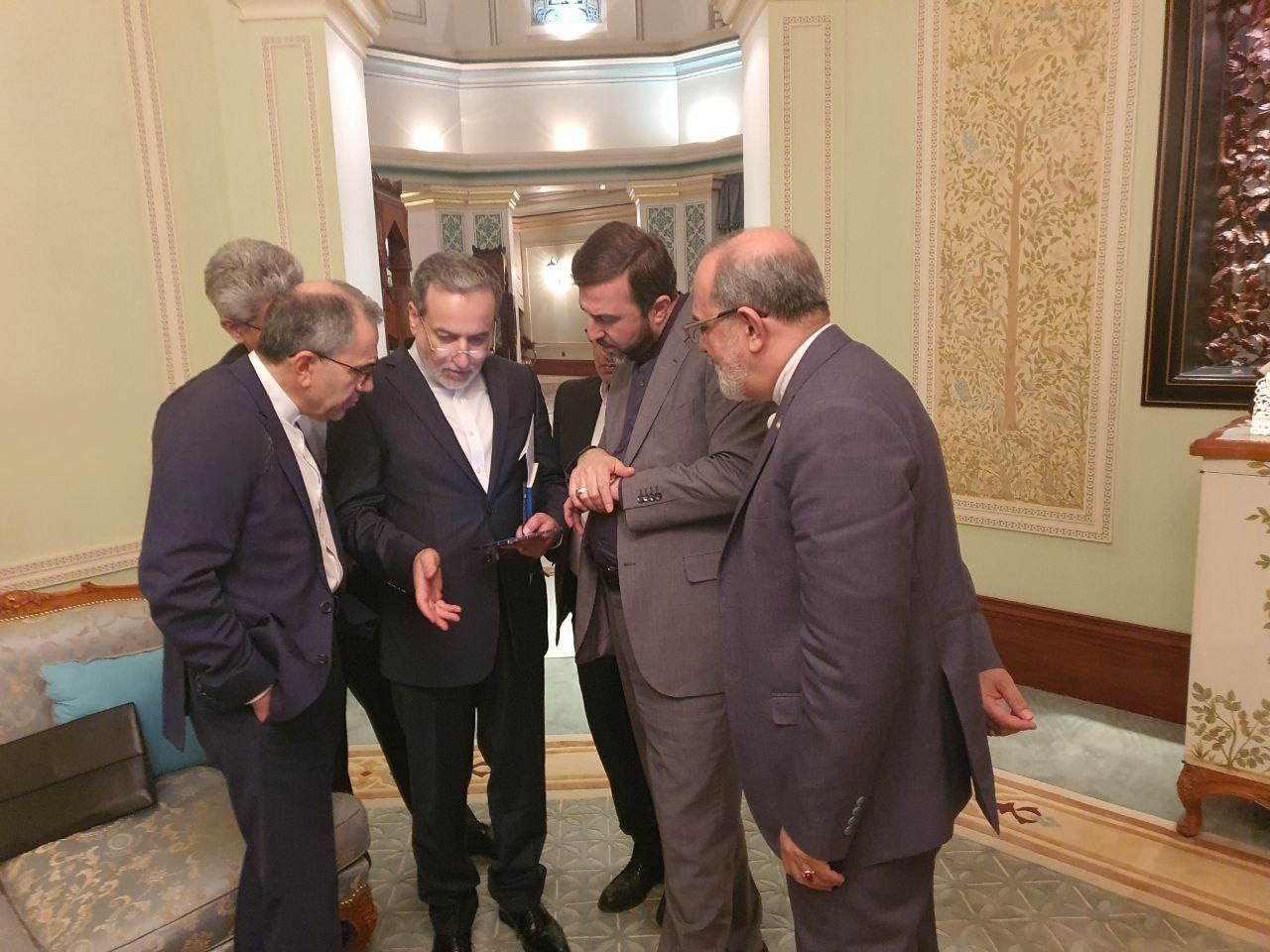 وزارت خارجه: مذاکرات با آمریکا در فضایی سازنده و مبتنی بر احترام متقابل برگزار شد / توافق شد گفتگوها هفته آینده ادامه یابد