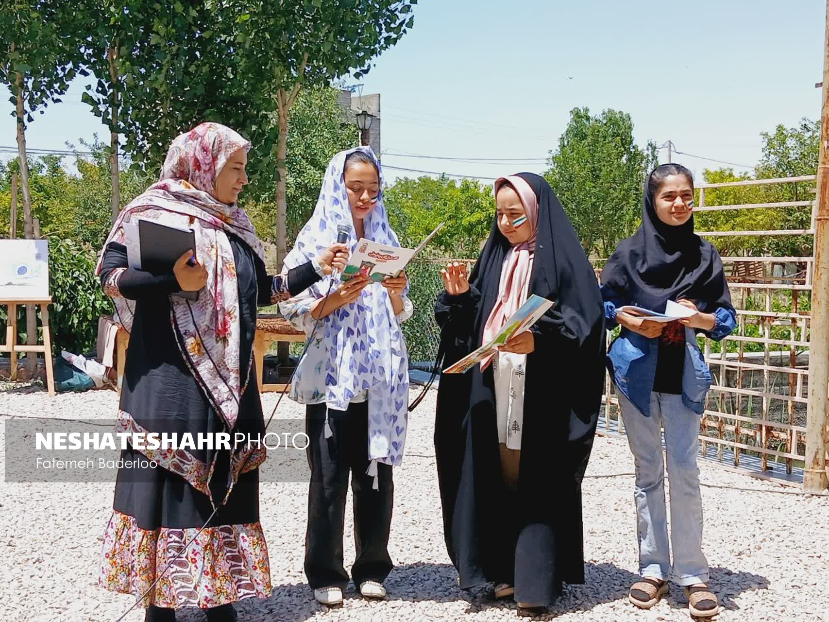 گزارش تصویری از اجرای برنامه صدای پای کتاب در آبادی، در روستای اقبلاغ بخش لالجین (قسمت دوم)