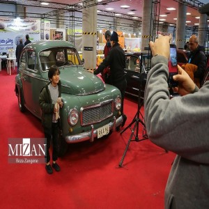نمایشگاه خودروهای کلاسیک در همدان