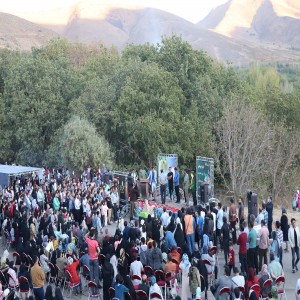 گزارش تصویری از جشنواره آلو و گردو در روستای حیدره قاضی خان