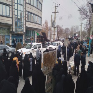 استقبال از شهدای گمنام در شهر بهار عصر امروز شهدای گمنام وارد شهر بهار شده و با حضور زنان و مردان ولایتمدار شهر بهار تشییع شدند.
