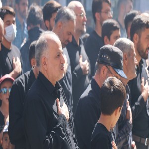 پیاده روی جاماندگان اربعین در شهر بهار